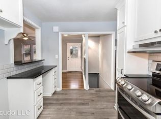 7828 Juniper St, Prairie Village, KS 66208
