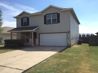 511 W Metcalfe St, Hutto, TX 78634