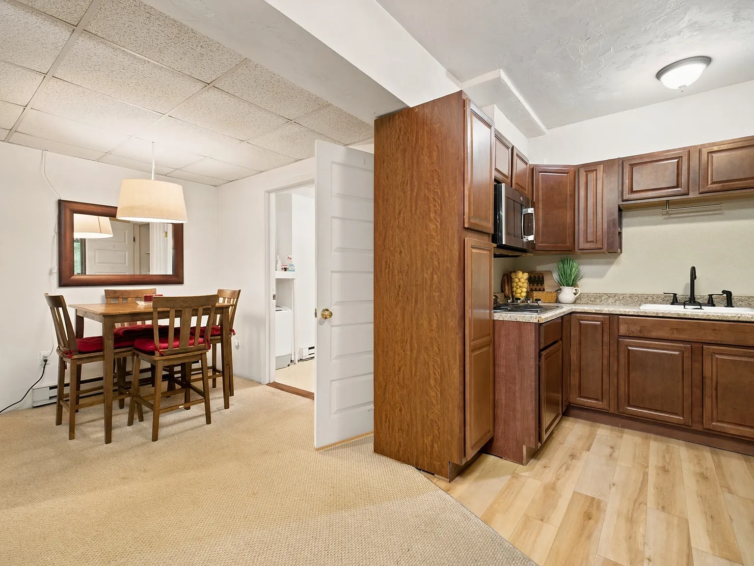 1 bed, 1.0 bath, 730 sqft, $1,975 — Photo 4