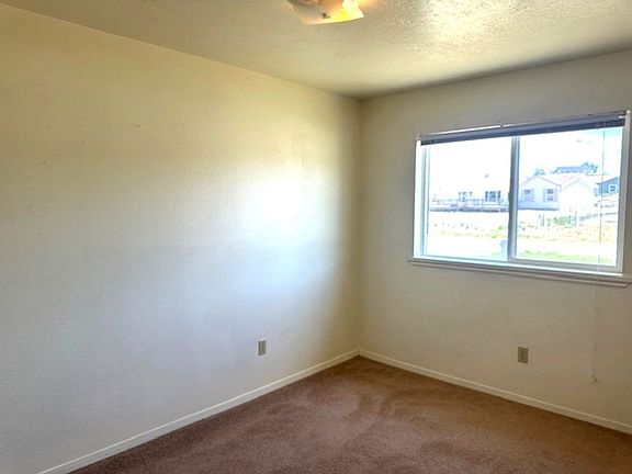 5th image of 377 Parkchester Dr APT 1