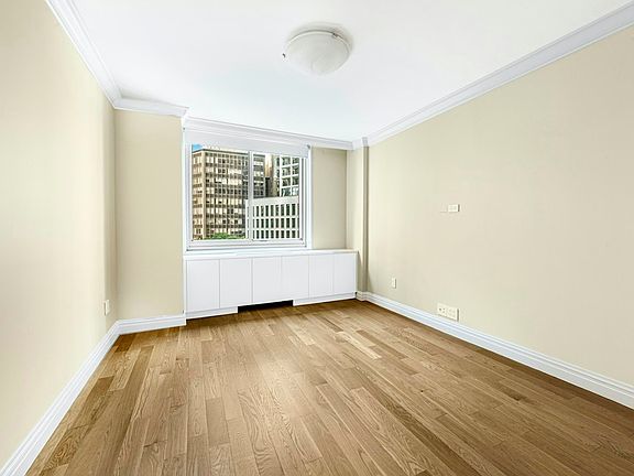 5th image of 30 W 63rd St APT 7H