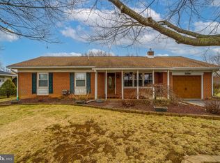508 Oak Grove Dr, Lancaster, PA 17601