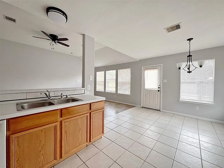 5923 Shining Leaf Ct — Photo 6