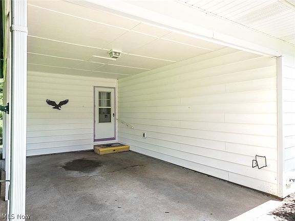 4th image of 121 Sunset Ln