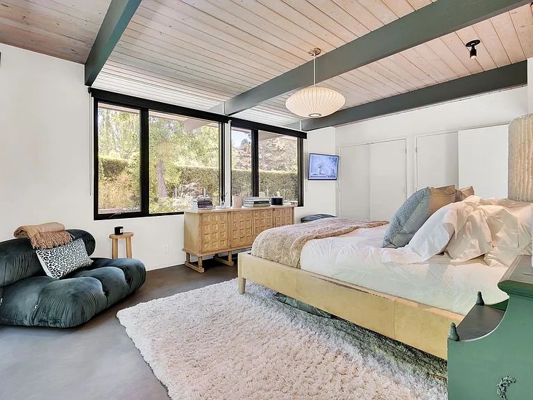 8967 Wonderland Park Ave — Photo 22