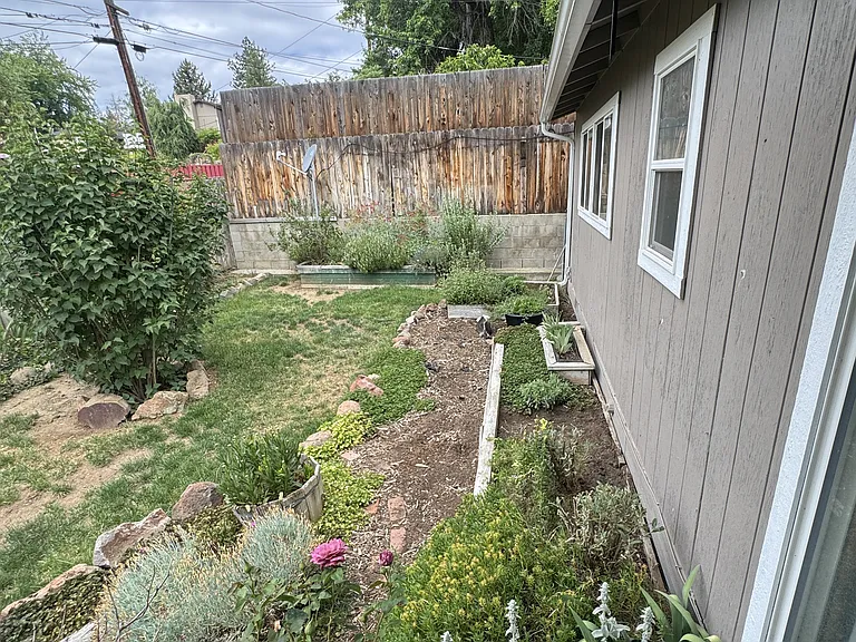 905 Oak St — Photo 13