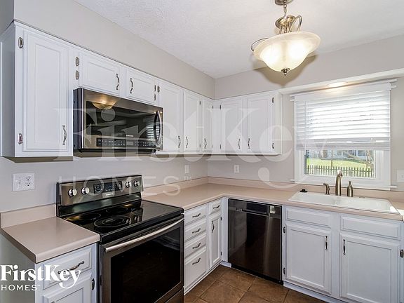 4th image of 12510 Bentley Blvd