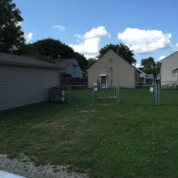 2nd image of 1541 Finley Ave