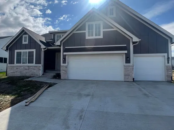 541 Walnut Dr, Huxley, IA 50124