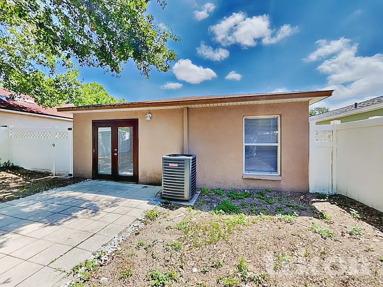 4409 Venice Dr — Photo 17