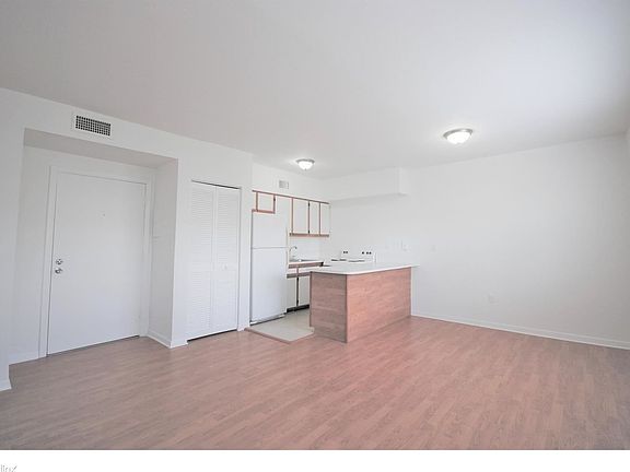 4th image of 1226 Drexel Ave APT 304