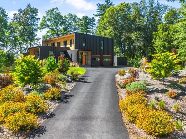 14 N Farm Lane, Hughsonville, NY 12590