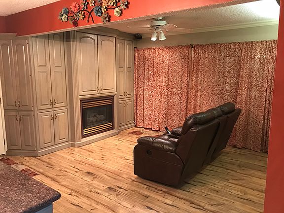 5th image of 2504 S Cypress St