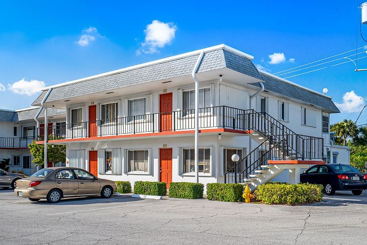 1st image of 2840 Lake Osborne Dr APT 111