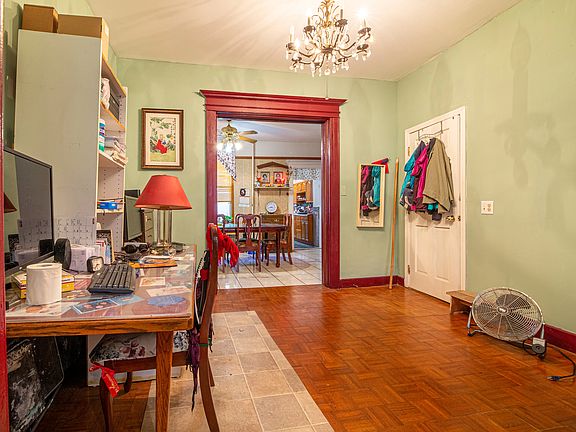 4th image of 37 Fuller Pl