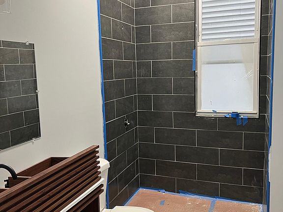 5th image of 1626 N Washtenaw Ave APT 1F