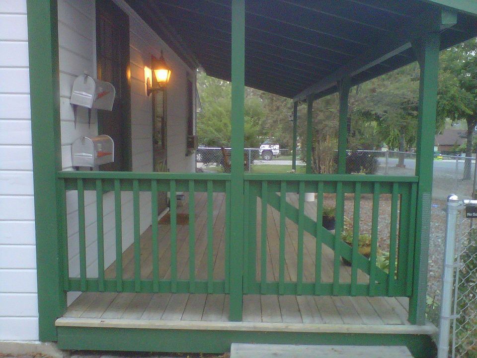 Front house porch