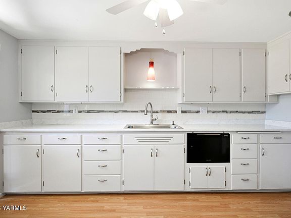 4th image of 313 N 42nd Ave