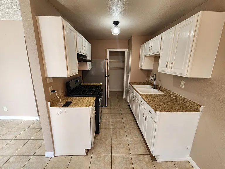 1705 Breckenwood Ct #1 — Photo 3