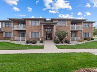 9815 Wildwood Ct UNIT 2-C, Highland, IN 46322
