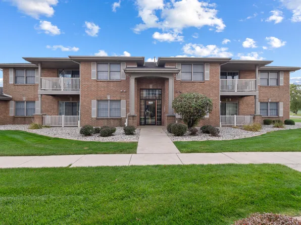 9815 Wildwood Ct Unit 2-C, Highland, IN 46322