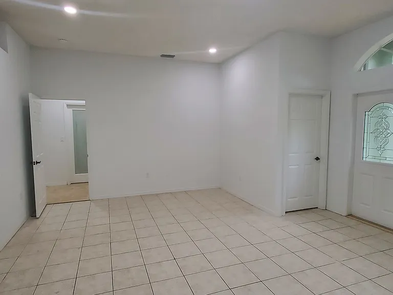 420 SE 23rd Ln — Photo 25