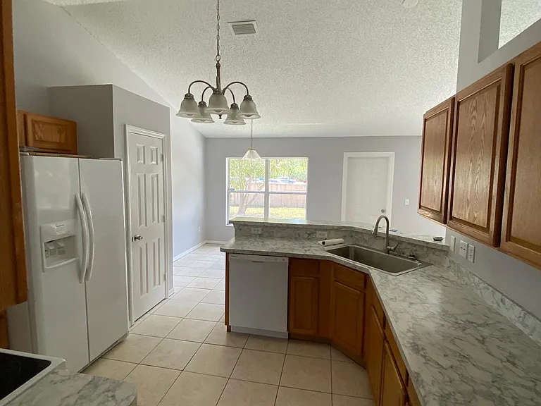 632 SE Chapman Ave — Photo 25