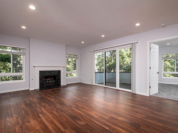 3rd image of 101 Arroyo Ct APT 8