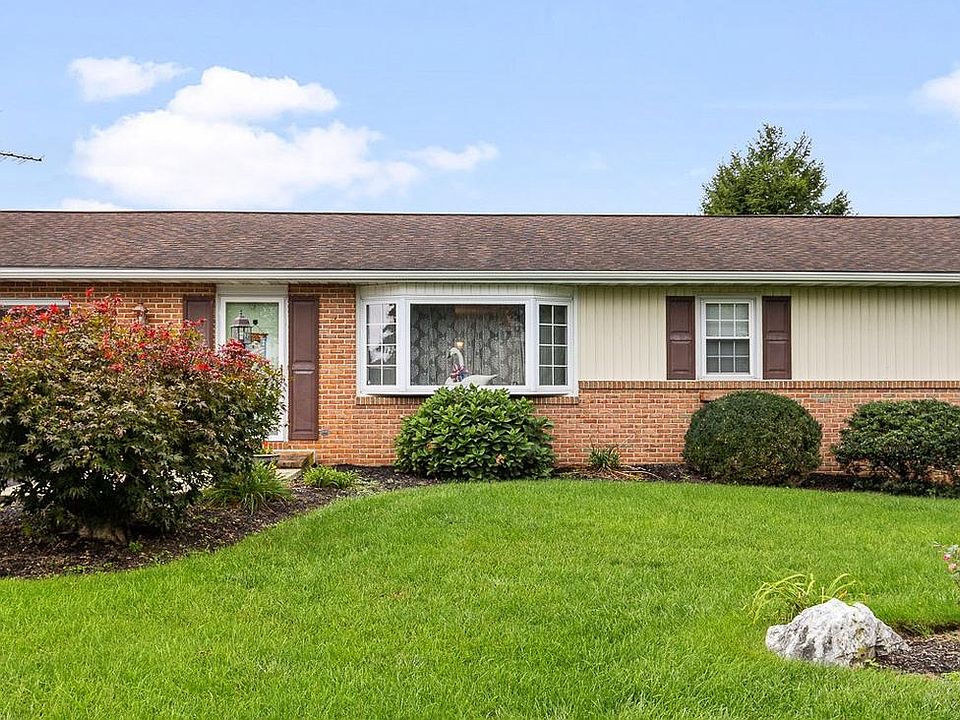 1st image of 206 Mellinger Cir