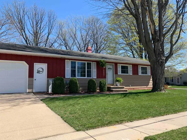 1902 Olive St, Oshkosh, WI 54901