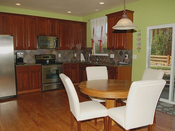 2nd image of 717 Jarvis Dr