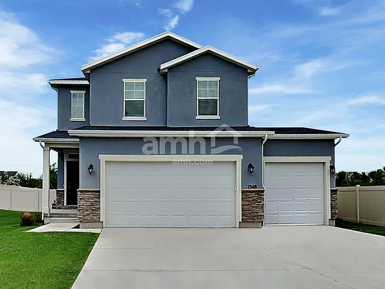 1348 E White St — Photo 1