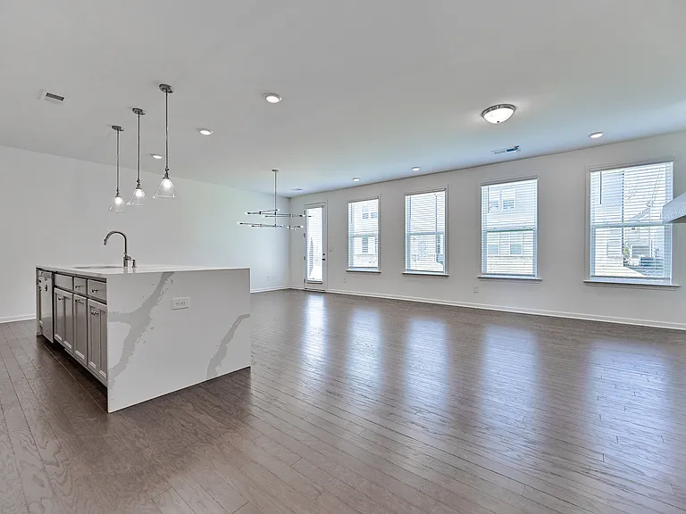3928 Hester St — Photo 4