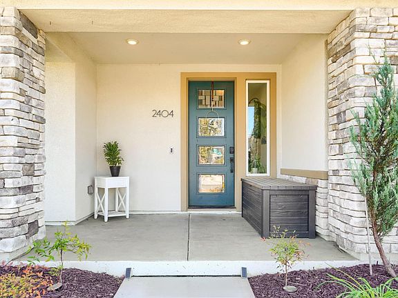 4th image of 2404 Lake Club Drive