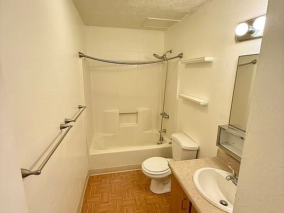 4th image of 1774 Main St #1