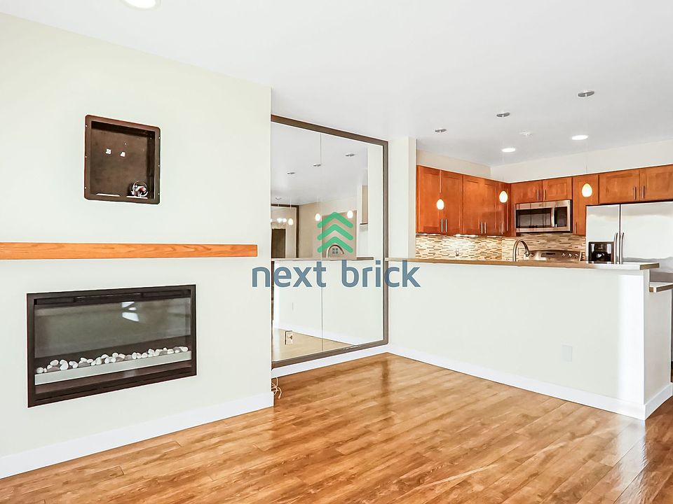1st image of 1504 Aurora Ave N APT 108