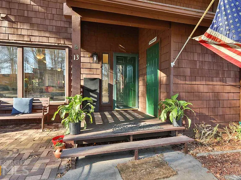 13 Northlake Dr #13 — Photo 2