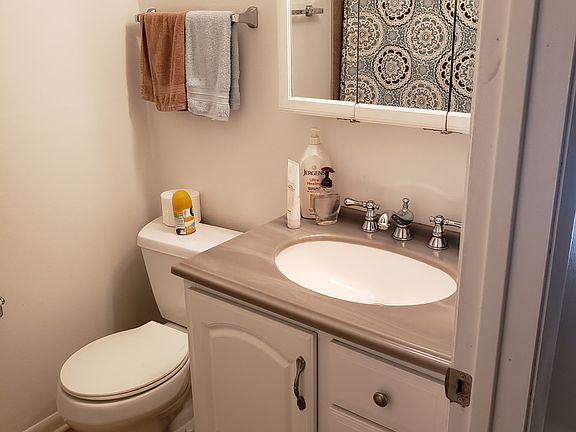4th image of 18124 66th Ave APT 1S