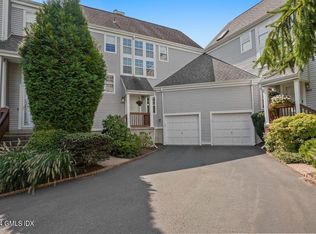 406 Foxboro Dr, Norwalk, CT 06851