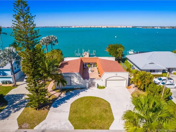 1811 Bayshore Dr, Fort Pierce, FL 34949