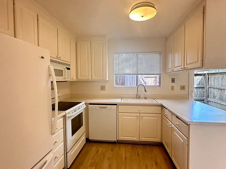 2084 Alta Loma St — Photo 4