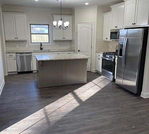 3rd image of 104 Eastin Cir