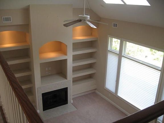2nd image of 15 Pearl Reef Ln