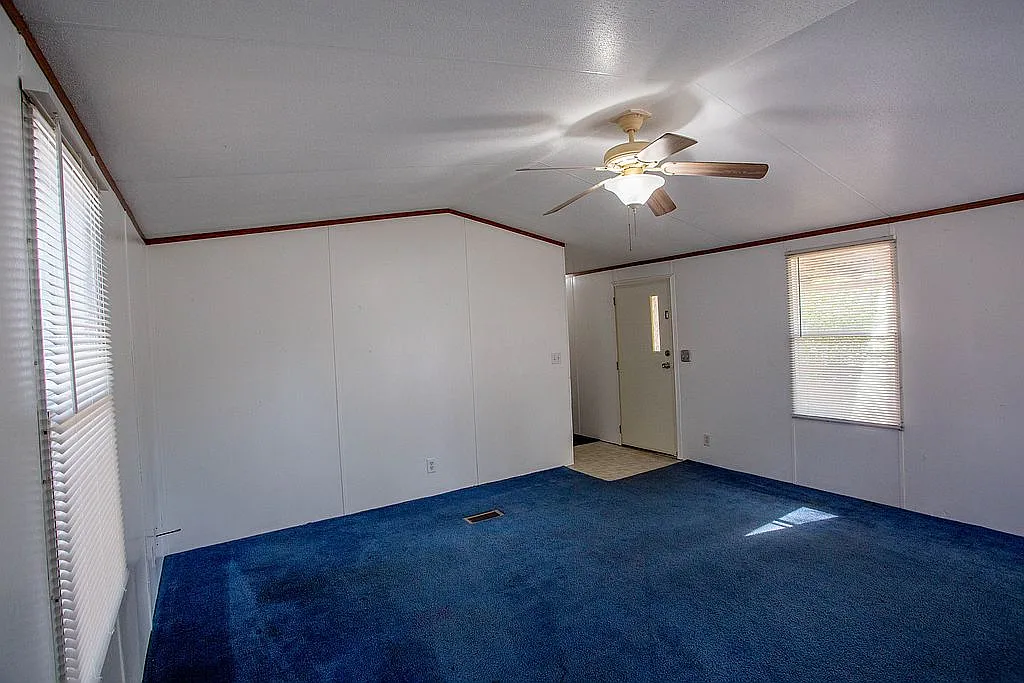 3 bed, 1300 sqft, $1,199 — Photo 2