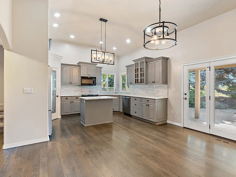 3234 N Nuova Ave — Photo 5