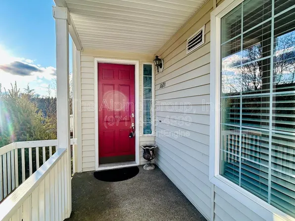 10691 SW Celeste Ln, Portland, OR 97225