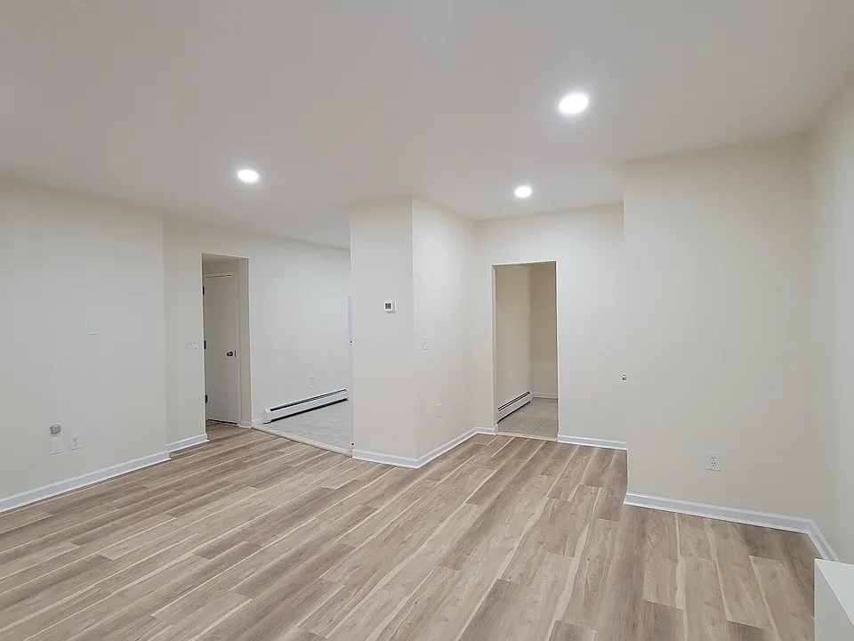 228 Orchard St #1
