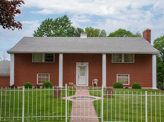 2nd image of 59979 Pine Crest Dr