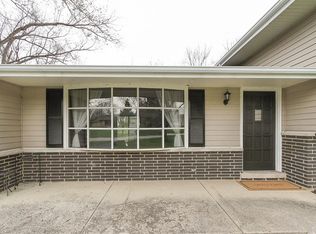 27W780 Sycamore St, West Chicago, IL