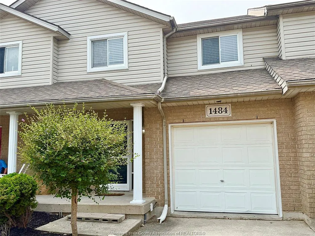 3 bed, 1.5 bath, $2,500 — Photo 2